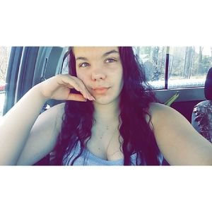 Meet your Posher, Brooke